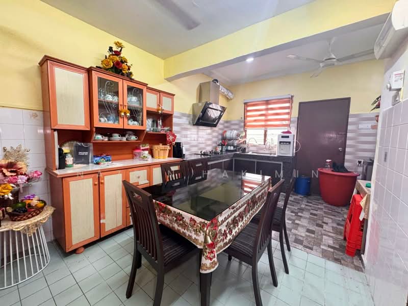 Terraced House for Sale in Klang (Selangor) - Nazrin Hakimin - Kitchen - PropertyGuru.com.my