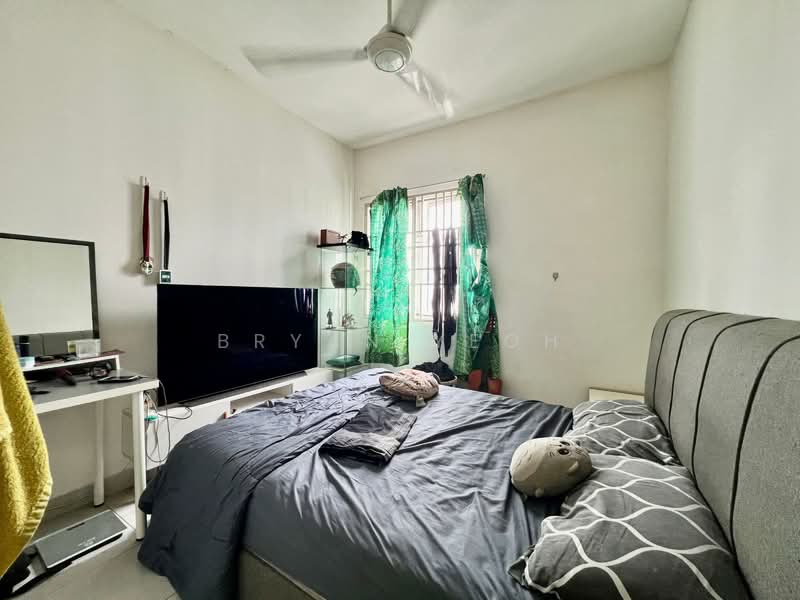 Apartment for Sale at Seri Intan Apartment - Bryan Yeoh - Bedroom - PropertyGuru.com.my