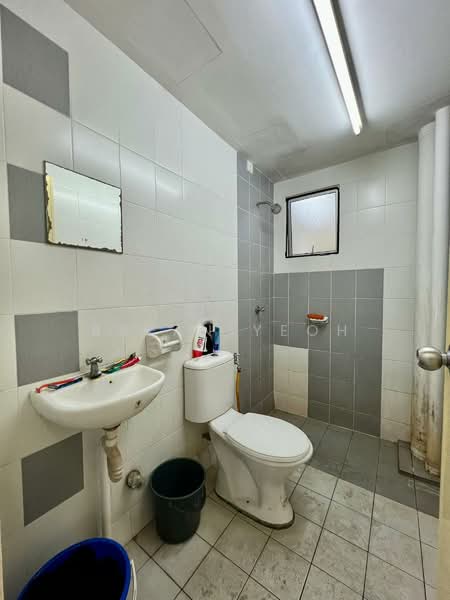 Apartment for Sale at Seri Intan Apartment - Bryan Yeoh - Bathroom - PropertyGuru.com.my