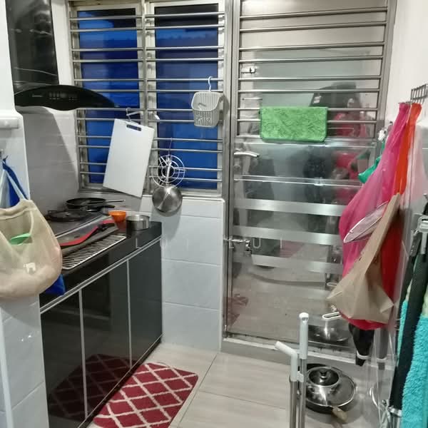 Rumah Teres 2 Tingkat untuk Dijual di Taman Seri Orkid (Skudai) - Lui Lui - Kitchen - PropertyGuru.com.my