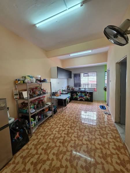 1.5-storey Terraced House for Sale in Skudai (Johor) - Mandy Goh Siew Li - Kitchen - PropertyGuru.com.my