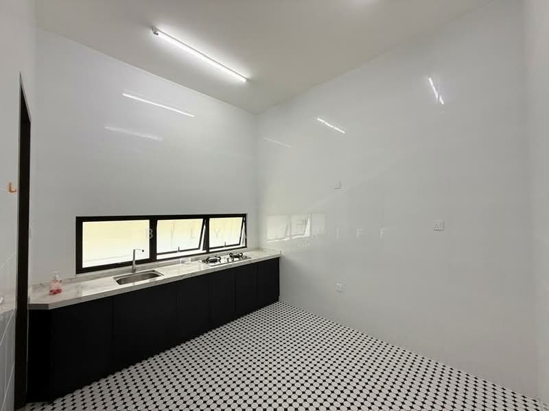 3-storey Terraced House for Rent in Cyberjaya (Selangor) - BILYA ARIFF - Kitchen - PropertyGuru.com.my