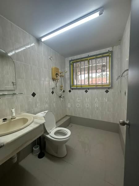 Rumah Teres 2 Tingkat untuk Disewa di Taman Merbok (Bukit Baru) - Alvin Chan Kai Boon - Bathroom - PropertyGuru.com.my