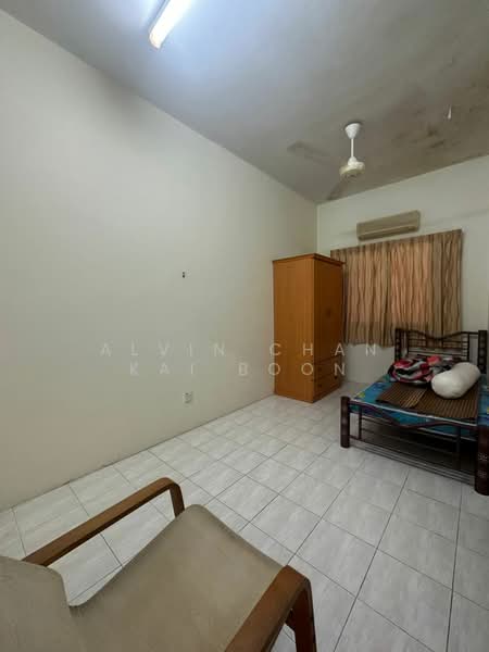 Rumah Teres 2 Tingkat untuk Disewa di Taman Merbok (Bukit Baru) - Alvin Chan Kai Boon - Bedroom - PropertyGuru.com.my