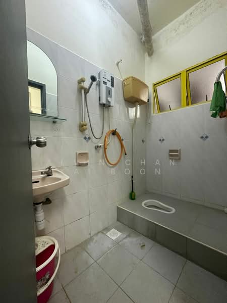 Rumah Teres 2 Tingkat untuk Disewa di Taman Merbok (Bukit Baru) - Alvin Chan Kai Boon - Bathroom - PropertyGuru.com.my
