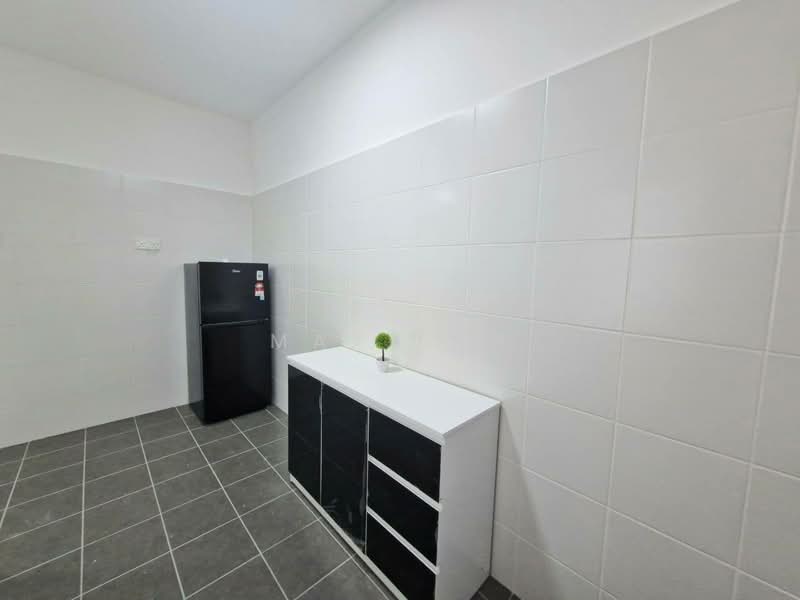 Service Residence for Sale at Residensi Taman Pelangi Indah - Max Loh - Kitchen - PropertyGuru.com.my