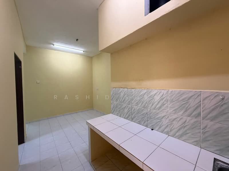Flat for Rent at Taman Sri Gombak - Rashid Sukri - Kitchen - PropertyGuru.com.my