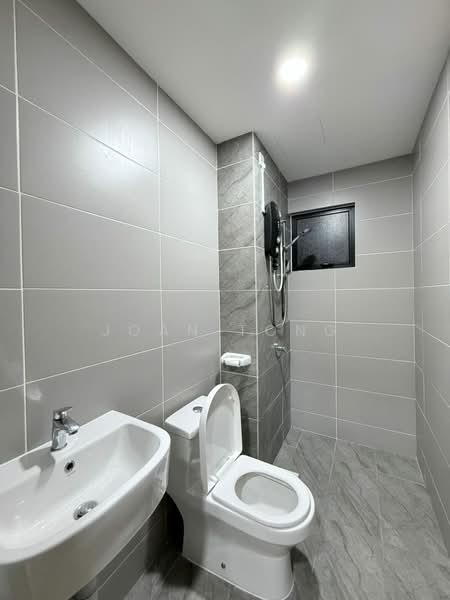 Servis Apartment untuk Disewa di Veranda Residence - Joan Tong - Bathroom - PropertyGuru.com.my