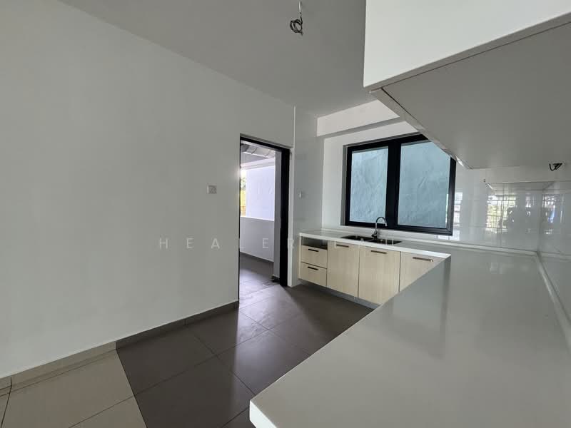 Pangsapuri untuk Dijual di Molek Pine 4 - Healer Lau - PropertyGuru.com.my
