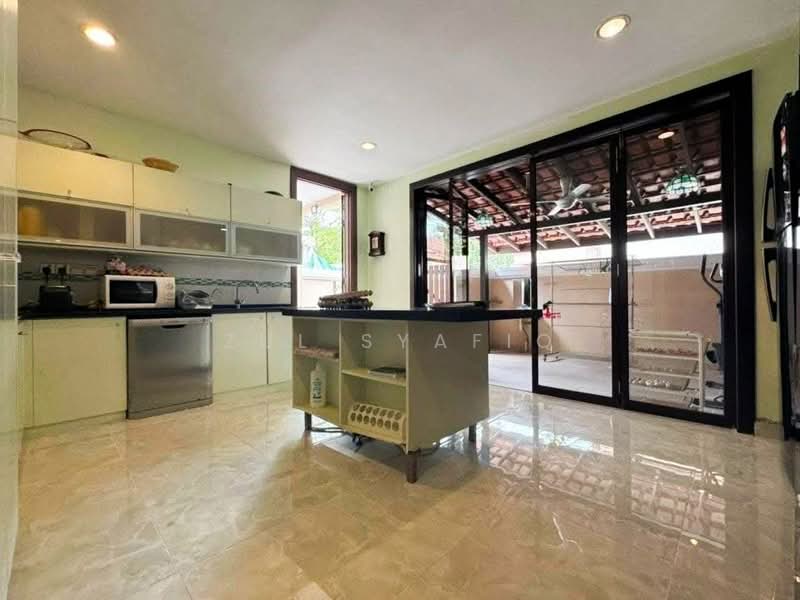 Semi-Detached House for Sale in Sri Hartamas (Kuala Lumpur) - Zul Syafiq - Kitchen - PropertyGuru.com.my