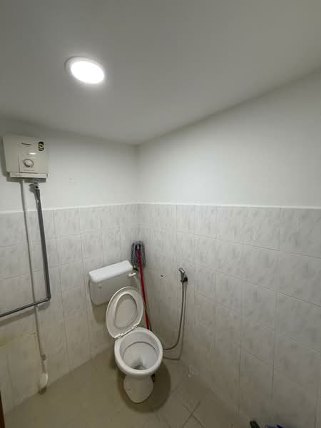 1-storey Terraced House for Rent in Taman Castlefield (Sri Petaling) - Dennix Chin - Bathroom - PropertyGuru.com.my