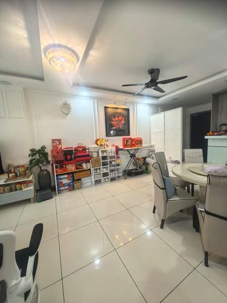 Servis Apartment untuk Dijual di KL Traders Square - Yong Kelvin - PropertyGuru.com.my