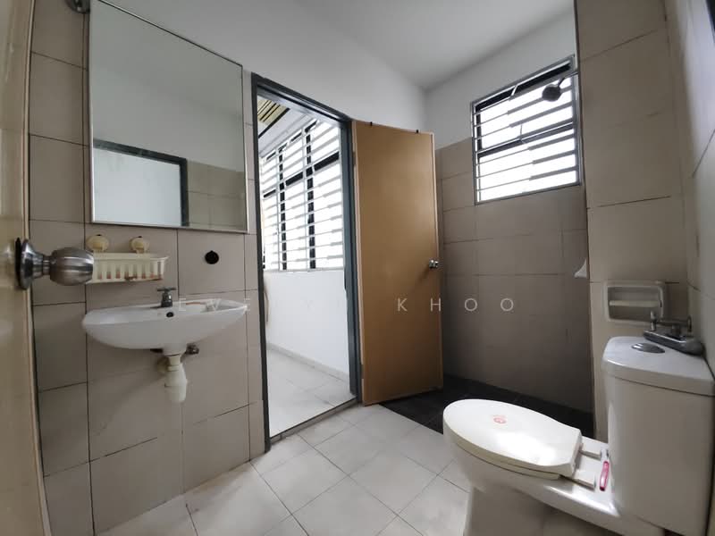 Rumah Teres 2 Tingkat untuk Dijual di Bandar Tasik Puteri (Rawang) - Evelyn Khoo - Bathroom - PropertyGuru.com.my