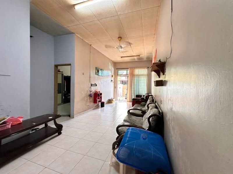 1-storey Terraced House for Sale in Taman Bestari Indah (Ulu Tiram) - Hong . - Living Room - PropertyGuru.com.my
