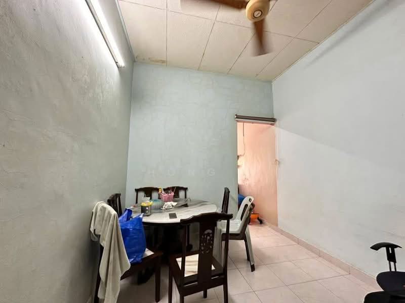 1-storey Terraced House for Sale in Taman Bestari Indah (Ulu Tiram) - Hong . - Dining Room - PropertyGuru.com.my