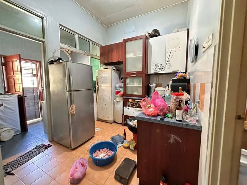 1-storey Terraced House for Sale in Taman Bestari Indah (Ulu Tiram) - Hong . - Kitchen - PropertyGuru.com.my