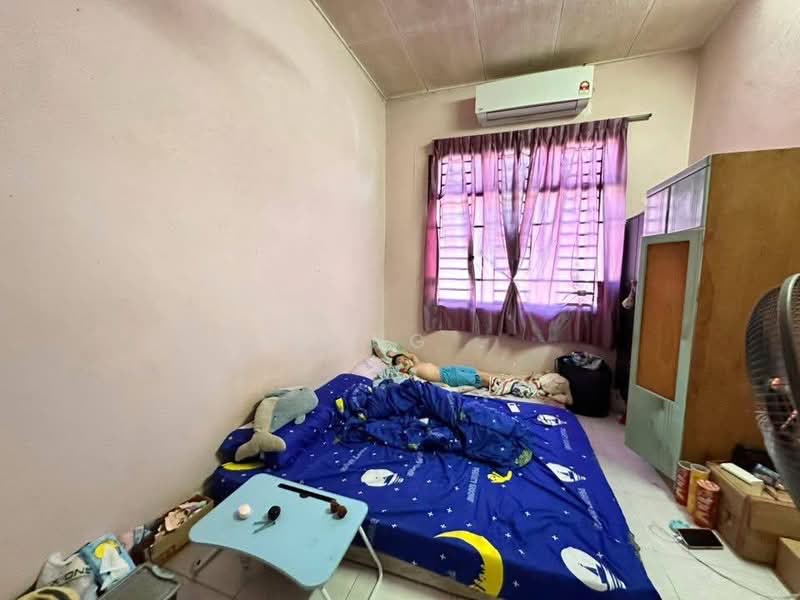 1-storey Terraced House for Sale in Taman Bestari Indah (Ulu Tiram) - Hong . - Bedroom - PropertyGuru.com.my