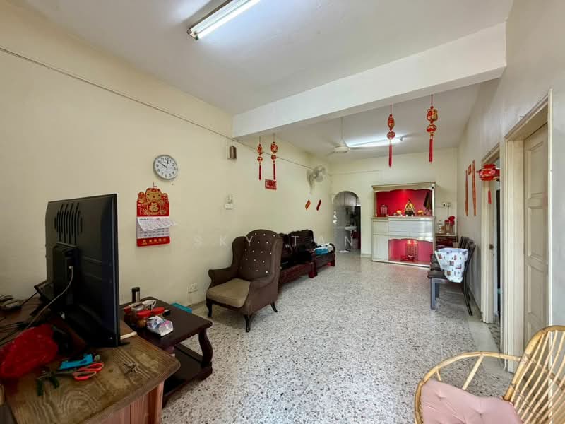 2-storey Terraced House for Sale in Taman Pelangi (Johor Bahru) - Sky Tan - Living Room - PropertyGuru.com.my