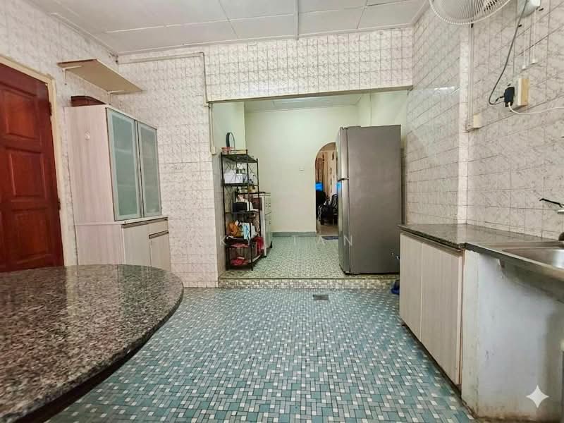 2-storey Terraced House for Sale in Taman Pelangi (Johor Bahru) - Sky Tan - Kitchen - PropertyGuru.com.my