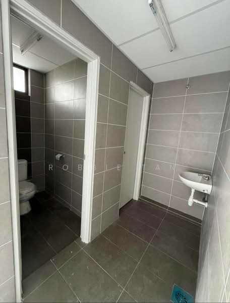 Terrace Factory for Sale in Kulai (Johor) - Robbie Tan - Bathroom - PropertyGuru.com.my