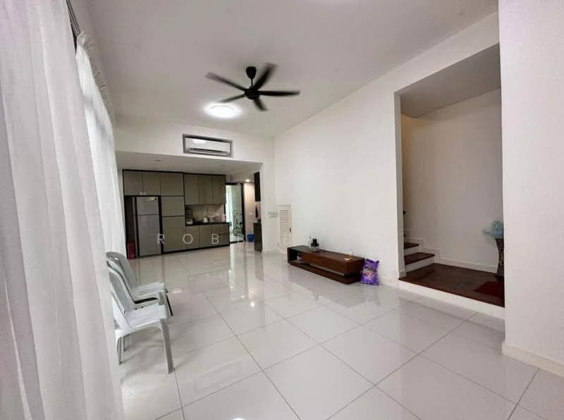 Rumah Teres untuk Disewa di Medini (Iskandar Puteri (Nusajaya)) - Robbie Tan - Living Room - PropertyGuru.com.my