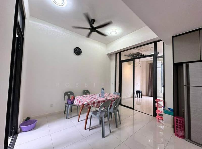 Rumah Teres untuk Disewa di Medini (Iskandar Puteri (Nusajaya)) - Robbie Tan - Dining Room - PropertyGuru.com.my