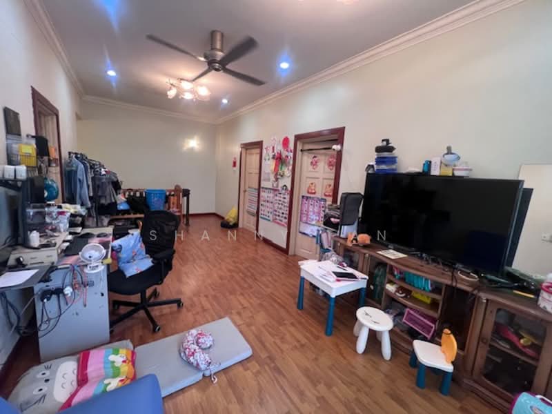 Rumah Berkembar untuk Dijual di Taman Taming Indah (Bandar Sungai Long) - Shanny Tan - Living Room - PropertyGuru.com.my