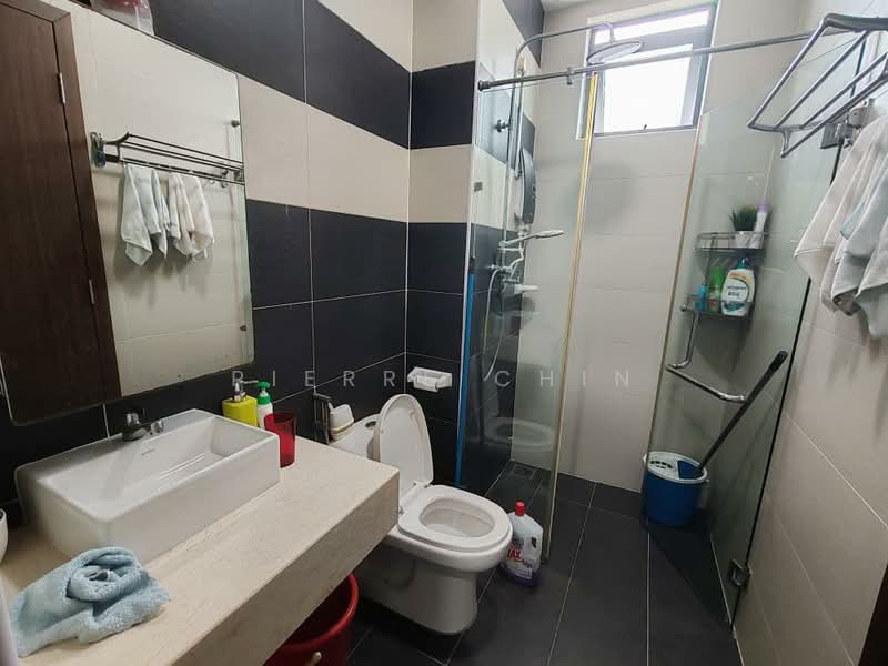 Service Residence for Sale at D'Secret Garden (Pangsapuri Kempas Indah) - Pierre Chin - Bathroom - PropertyGuru.com.my