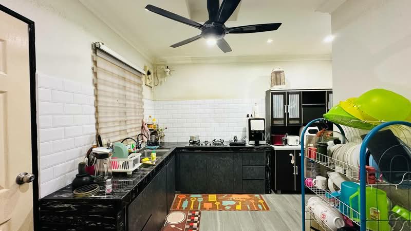 Rumah Teres 2 Tingkat untuk Dijual di Puncak Alam (Selangor) - Hazeman Omar - Kitchen - PropertyGuru.com.my