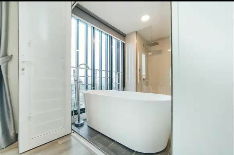 Service Residence for Rent at Southkey Mosaic - Katherine Low - Bathroom - PropertyGuru.com.my