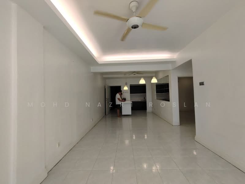 Pangsapuri untuk Dijual di Anggerik Villa 2 Apartment - Mohd Nazri Roslan - Living Room - PropertyGuru.com.my