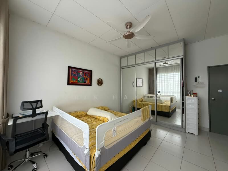2-storey Terraced House for Sale in Seksyen 33 (Shah Alam) - Nazrin Hakimin - PropertyGuru.com.my