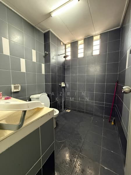 2-storey Terraced House for Sale in Seksyen 33 (Shah Alam) - Nazrin Hakimin - PropertyGuru.com.my