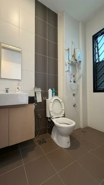 Rumah Teres 2 Tingkat untuk Dijual di Taman Perling (Perling) - Tommy Tai - Bathroom - PropertyGuru.com.my