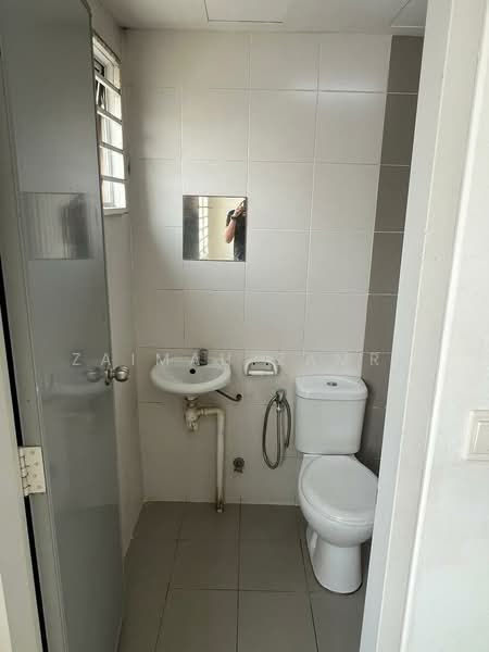 Pangsapuri untuk Disewa di De Cendana - Zaimah Zamri - Bathroom - PropertyGuru.com.my