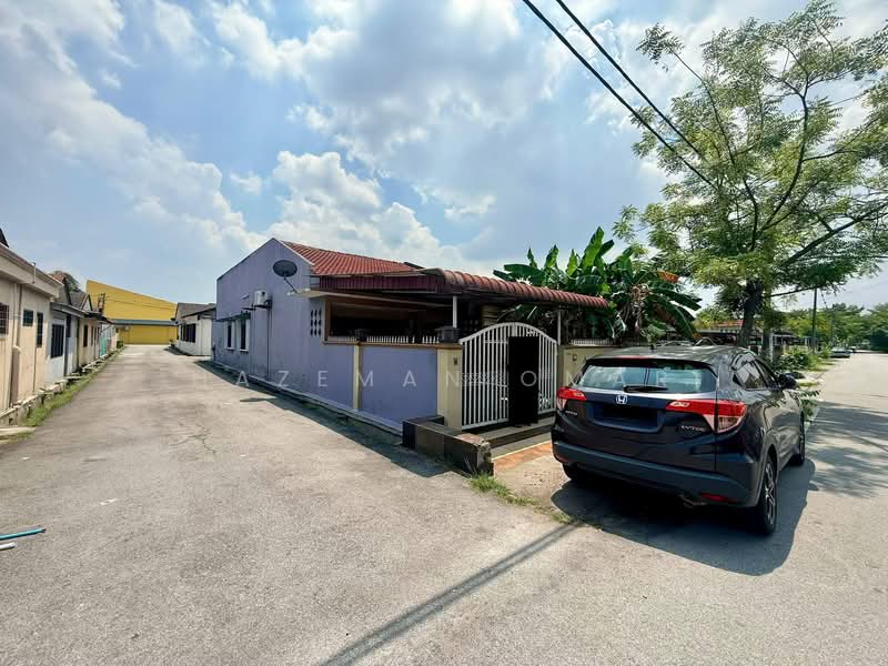 1-storey Terraced House for Sale in Klang (Selangor) - Hazeman Omar - Exterior - PropertyGuru.com.my