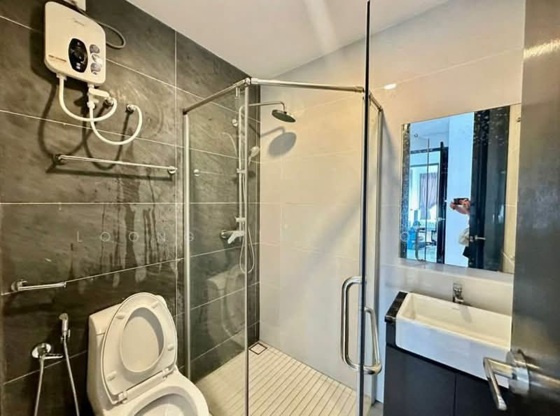 Condominium for Rent at Bay Point @ Country Garden Danga Bay - Loong Hing Liong - Bathroom - PropertyGuru.com.my