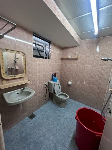 Rumah Berkembar untuk Dijual di Bandar Sungai Long (Selangor) - Shanny Tan - Bathroom - PropertyGuru.com.my