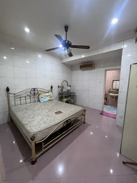Rumah Berkembar untuk Dijual di Bandar Sungai Long (Selangor) - Shanny Tan - Bedroom - PropertyGuru.com.my