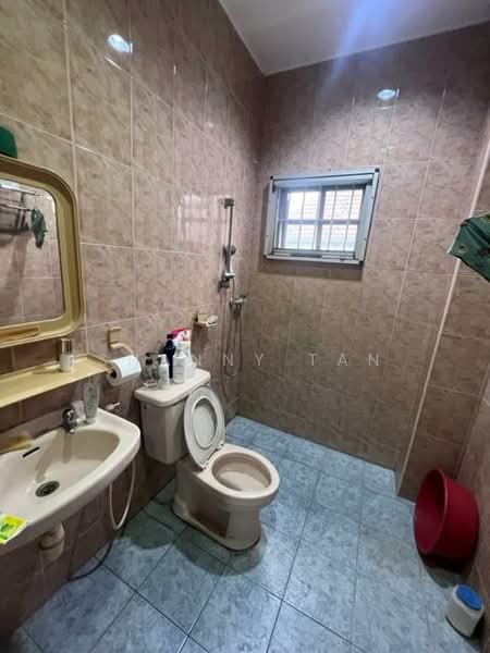 Rumah Berkembar untuk Dijual di Bandar Sungai Long (Selangor) - Shanny Tan - Bathroom - PropertyGuru.com.my