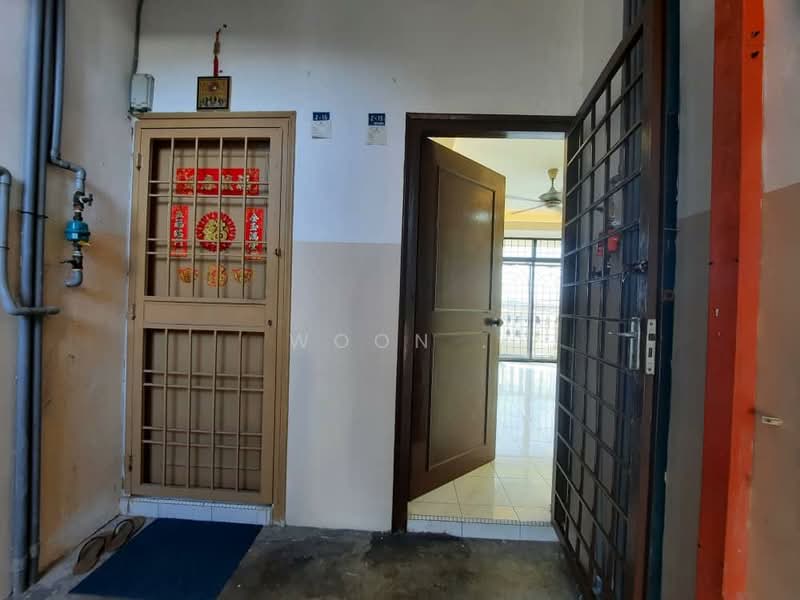 Apartment for Sale at Taman Kesidang Seksyen 2 - Woon . - Entrance - PropertyGuru.com.my