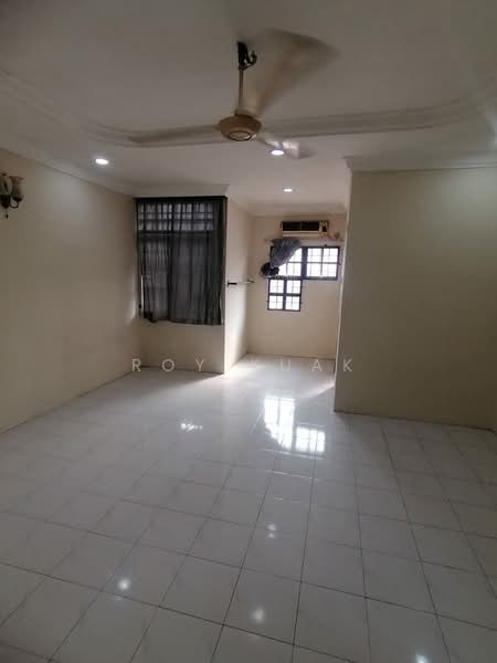 Rumah Teres 2 Tingkat untuk Disewa di Taman Idaman (Simpang Ampat) - Roy Kuak - Living Room - PropertyGuru.com.my