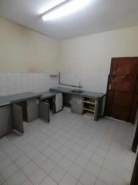 Rumah Teres 2 Tingkat untuk Disewa di Taman Idaman (Simpang Ampat) - Roy Kuak - Kitchen - PropertyGuru.com.my