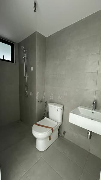 Kondominium untuk Dijual di The Terraces Condominium - Kelvin Seow - Bathroom - PropertyGuru.com.my