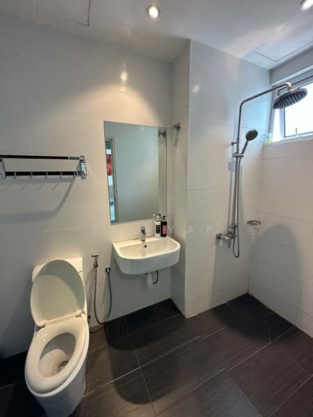 Service Residence for Rent at Southkey Mosaic - Sam Yap - Bathroom - PropertyGuru.com.my
