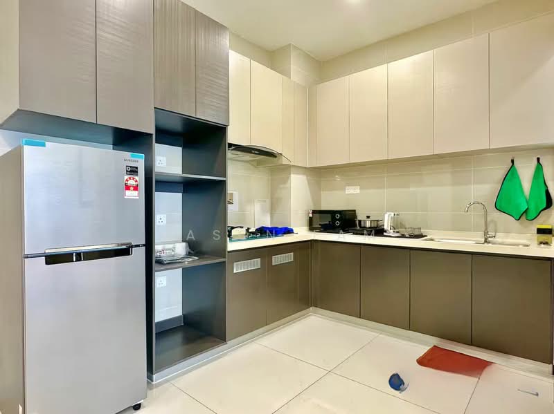 Condominium for Rent at Kings Bay @ Country Garden Danga Bay - Jason Fam - Kitchen - PropertyGuru.com.my