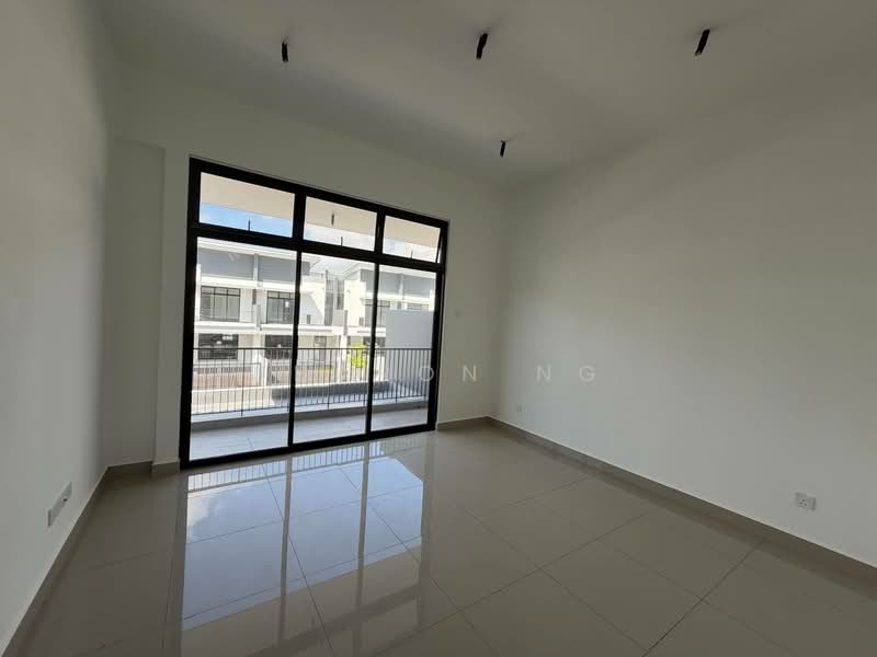 Rumah Teres 2 Tingkat untuk Dijual di Taman Ponderosa (Johor Bahru) - Sharon Ng - Balcony - PropertyGuru.com.my