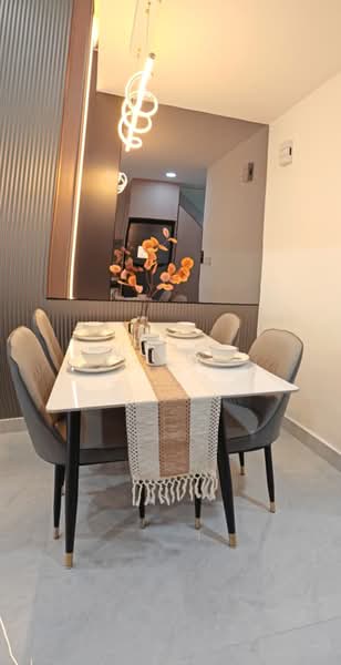 Servis Apartment untuk Disewa di Agile Bukit Bintang - KV Chai - Dining Room - PropertyGuru.com.my