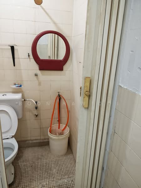 Rumah Flat untuk Disewa di Taman Mengkudu - Boon Haw Ooi - Bathroom - PropertyGuru.com.my