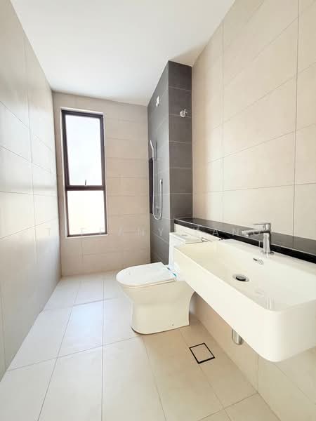 Rumah Teres 2 Tingkat untuk Dijual di Kota Emerald (Rawang) - Tiffany Yang - Bathroom - PropertyGuru.com.my